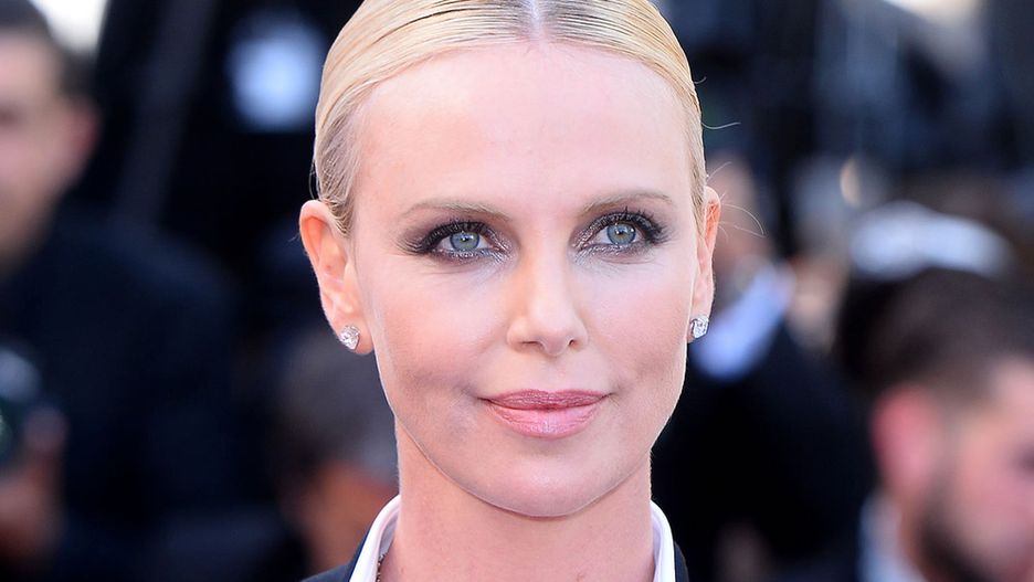 Charlize Theron wyglądała zjawiskowo na premierze "Bombshell"