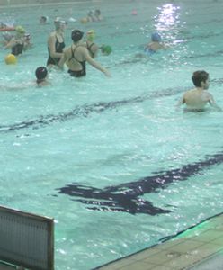 Pracownicy basenu podtruci chlorem