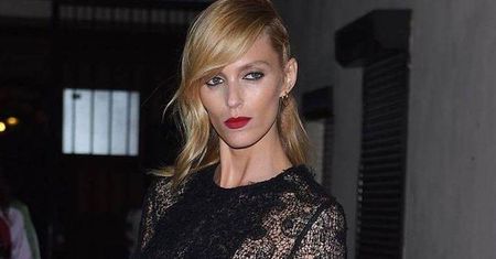 Anja Rubik w koronkowej, czarnej kreacji, która odsłoniła prawie wszystko [zdjęcia]