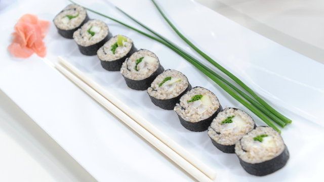 Gotowanie na ekranie: kushi, czyli polskie sushi