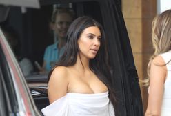 Kim Kardashian w ciasnym gorsecie. Jak on się w niego wcisnęła?