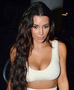 Kim Kardashian znów kusi wdziękami!