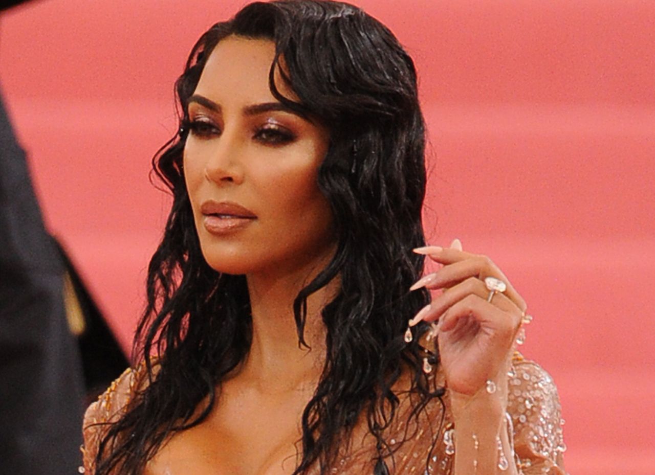 Kim Kardashian z mamą. Wyglądają jak bliźniaczki