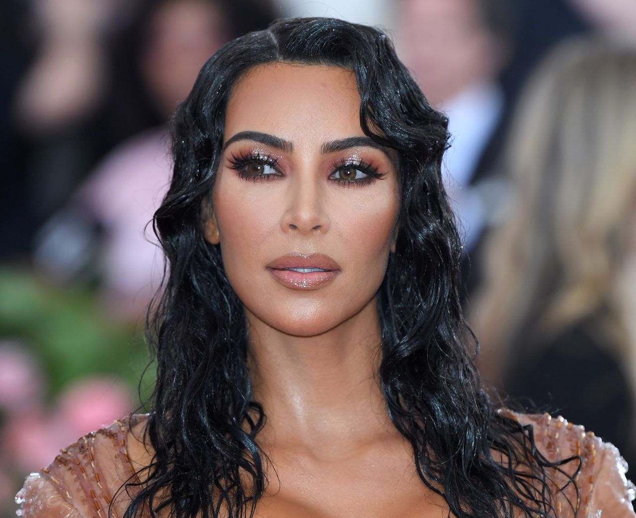 Kim Kardashian pomalowała swoją babcię. Efekty widać gołym okiem