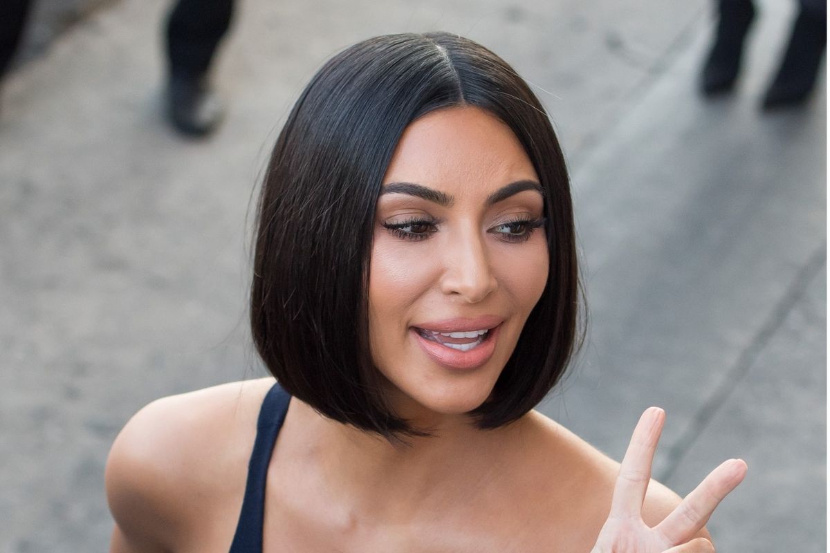 Kim Kardashian pokazała się w skąpym bikini. Internauci zauważyli jeden szczegół