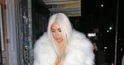 Kim Kardashian znów jest blondynką. Fryzurą odwraca uwagę od krągłości?