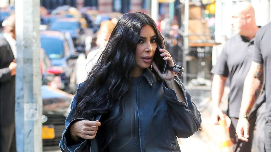 Kim Kardashian dostała od męża milion dolarów.