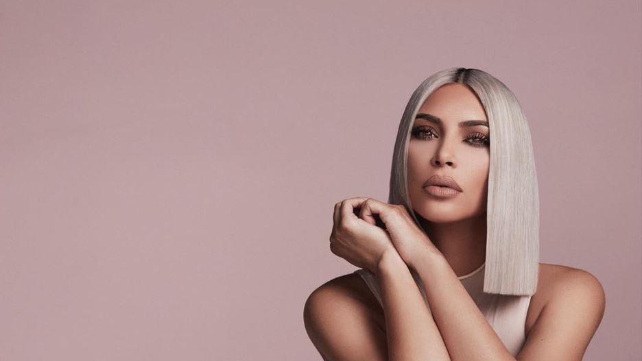 Kim Kardashian zrewolucjonizowała to, co przeciętna kobieta wie na temat makijażu. 
