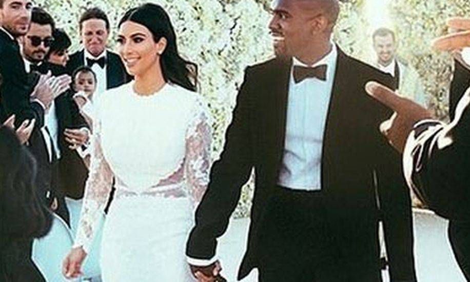 Kim Kardashian brała w tej sukni ślub. Inna gwiazda przyszła w niej na rozdanie nagród Emmy