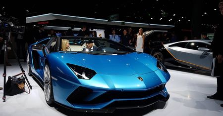 Roadster o mocy 730 KM. Włosi przeszli samych siebie z Lamborghini Aventadorem S bez dachu