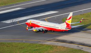 Chiny: samolot unieruchomiony przez pasażera. Rzucił do silnika monety „na szczęście”