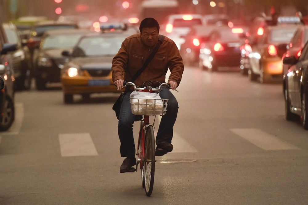 Chiny schodzą do polskiego poziomu. Najwolniejszy wzrost od 27 lat