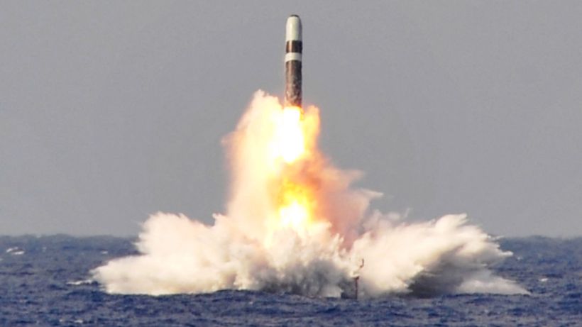 Wystrzelenie pocisku Trident II z okrętu klasy Ohio - USS West Virginia