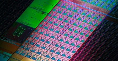 AMD pokazuje swoje 16 rdzeni, a Intel... 50!