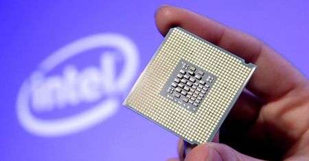 Intel chciał zabronić partnerom publikacji testów porównawczych. Potem jednak zmienił zdanie