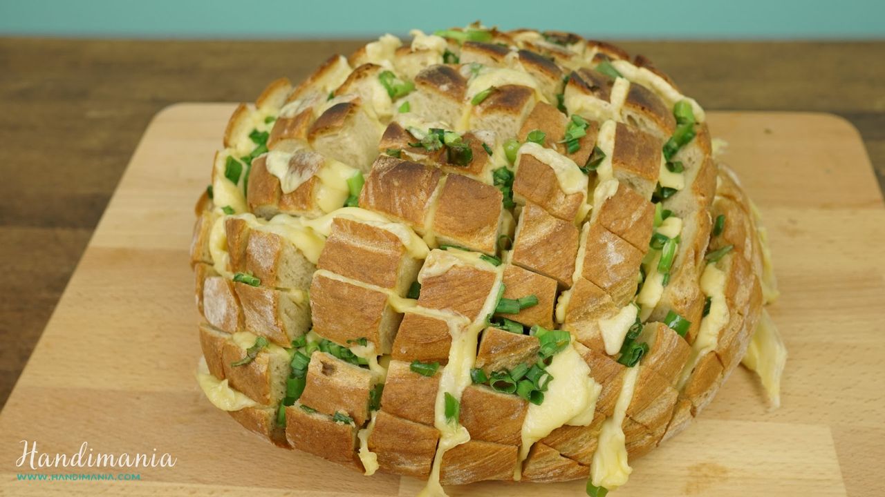 Cheesy Garlic Pull Apart Bread