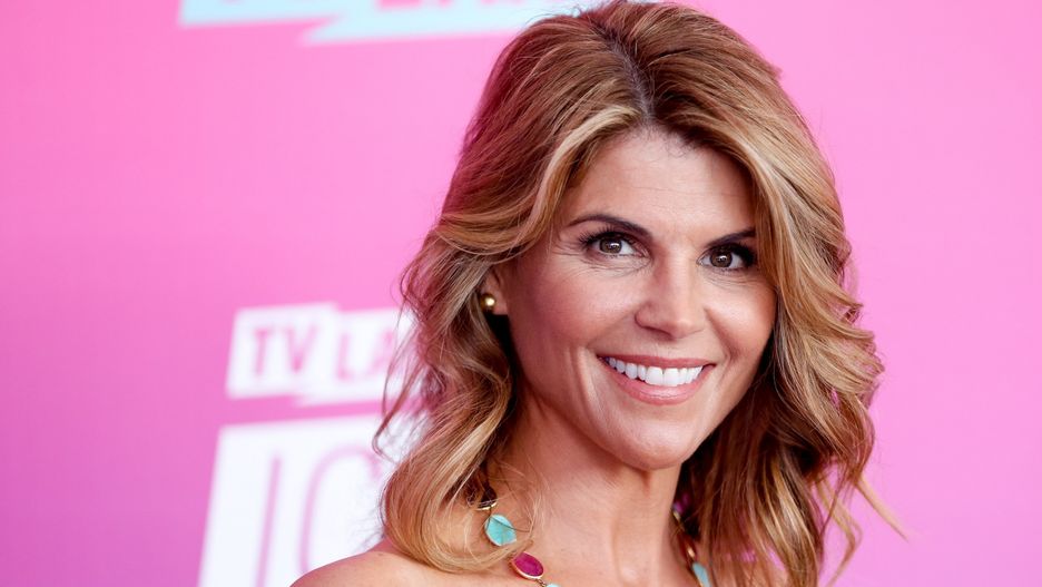 Lori Loughlin usłyszała oskarżenia w sprawie afery łapówkarskiej 