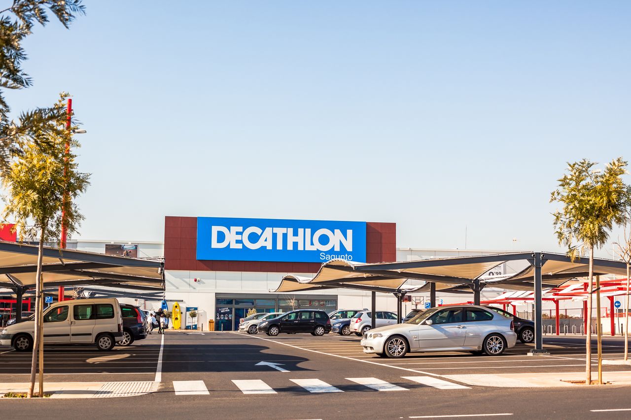 Decathlon wycofuje produkt. Wzywa do zwrotów fotelików dla dzieci