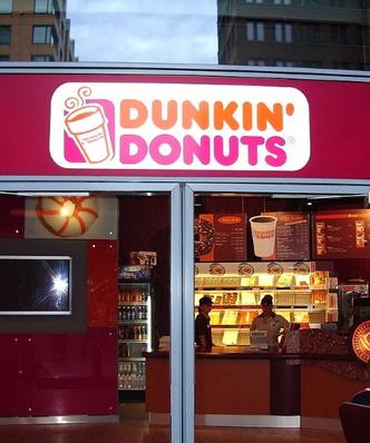Dunkin' Donuts, Neste, Dairy Queen. Oni przegrali bj o polskiego klienta