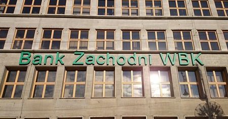 Klienci BZ WBK znowu na celowniku oszustów. Wyłudzają dostępy do kont i kradną pieniądze
