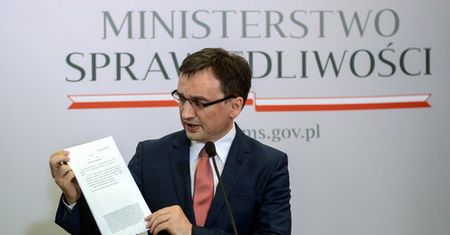 Ustawa przeciw lichwiarskim pożyczkom. Ziobro zapowiada zmiany w prawie