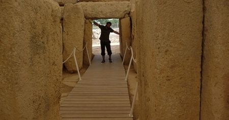 Są starsze od Stonehenge i Wielkiej Piramidy. Ruiny w kształcie kobiety to wielka, tajemnicza zagadka archeologii