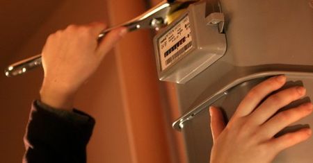 Uwaga na nieuczciwych sprzedawców prądu i gazu. Oto jak nie dać się nabrać