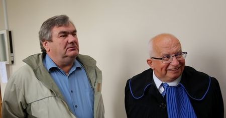 Wyrok dla komornika to nie wszystko. Mecenas Obara chce ścigać banki oraz paserów