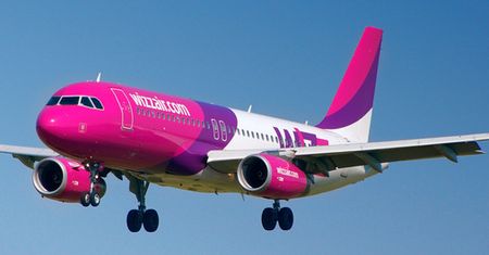 Tanie linie lotnicze. Coraz więcej pasażerów lata z Wizz Air