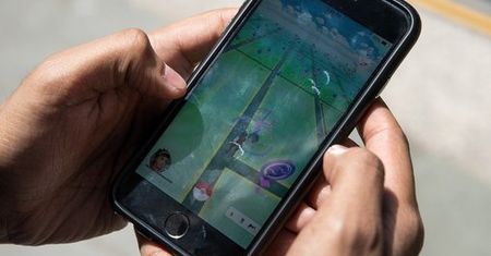 Pokemon Go to biznesowy fenomen. Zarabiają gracze, producenci gadżetów i elektroniki