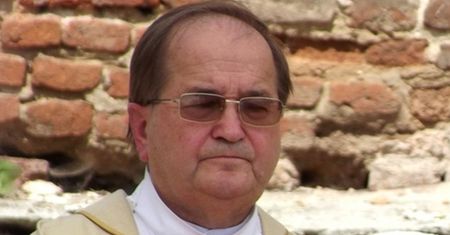 Rydzyk chce rozgrzać Toruń. Na drodze stają mu Francuzi