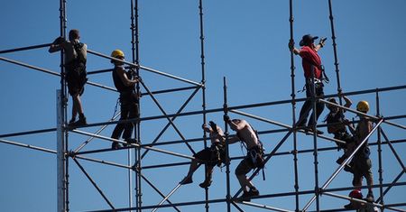 Upał w pracy. Jak szef powinien zadbać o pracowników?