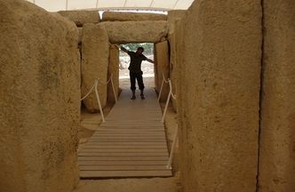 Są starsze od Stonehenge i Wielkiej Piramidy. Ruiny w kształcie kobiety to wielka, tajemnicza zagadka archeologii