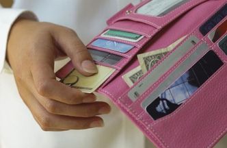 Polacy mają więcej w portfelach