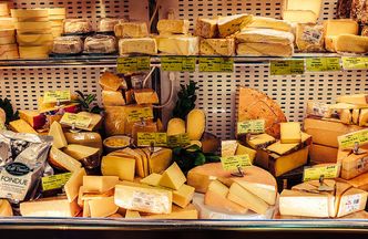 Ceny żywności w Polsce. Nabiał tańszy, ser nawet o jedną czwartą