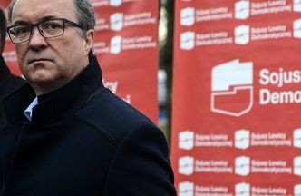 Rząd chce obniżyć emerytury byłym funkcjonariuszom PRL. Czarzasty: "skandal"