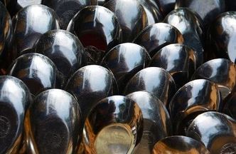 Wysyłają do Szydło łyżki na znak protestu