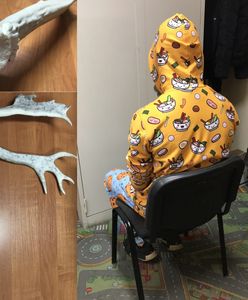 Spacerował w piżamie niosąc poroże. Miał marihuanę