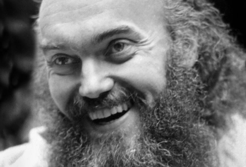 Baba Ram Dass nie żyje. Uczył, że LSD jest drogą do oświecenia