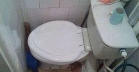 W toalecie nie musi być nudno. Może też być dziwnie