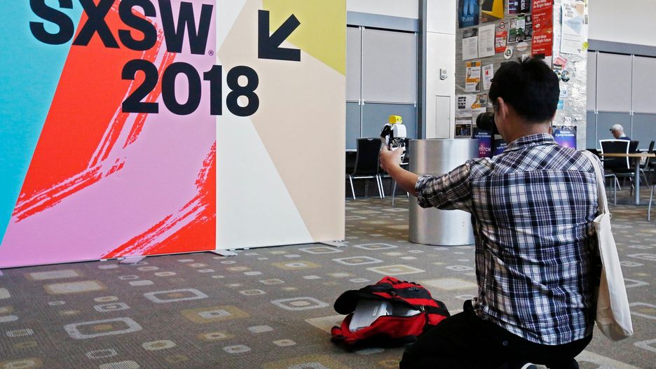 SXSW to nie tylko koncerty i projekcje. To również - dla wielu przede wszystkim - dyskusje o przyszłości świata