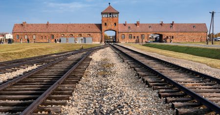 Prawnicy nie odpuszczają ws. "polskich obozów zagłady". Podejmą dalsze kroki prawne