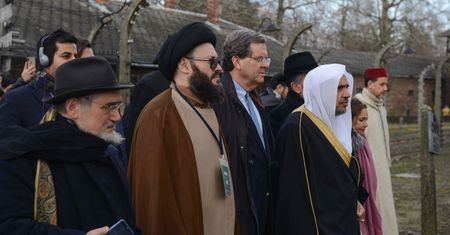 Auschwitz. Muzułmański przywódca religijny modlił się z Żydami