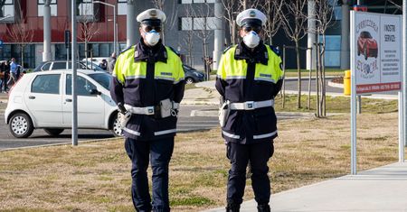 Koronawirus we Włoszech. Biała plama na mapie epidemii. Leży w jej epicentrum