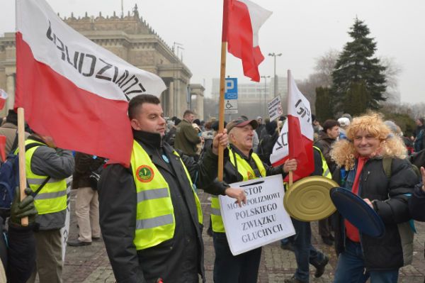 Manifestacja w Warszawie osób głuchych. "Stop dyskryminacji!"