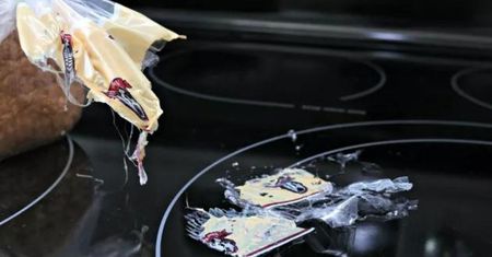 Jak usunąć przypalony plastik z kuchenki indukcyjnej za pomocą 2 składników