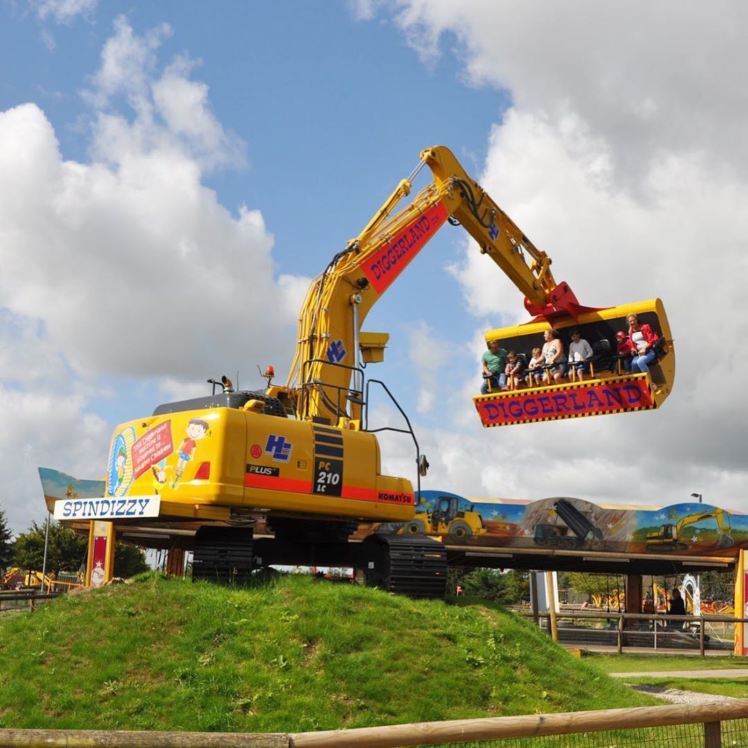 © diggerland.uk/Instagram