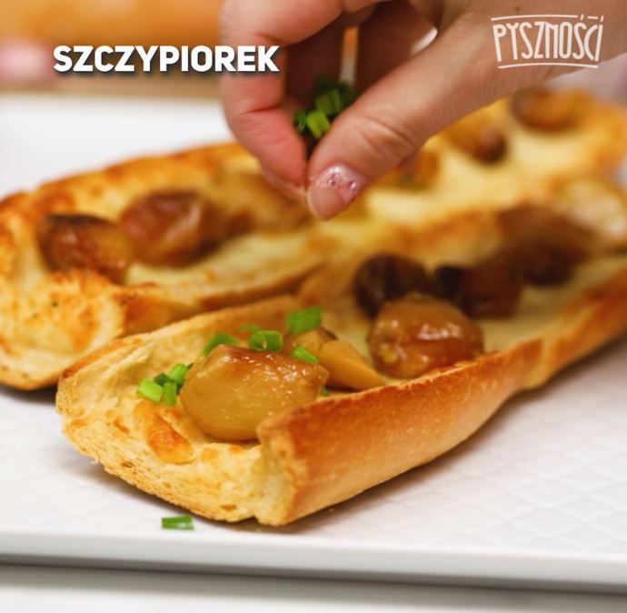 Chrupiąca zapiekanka czosnkowa- Pyszności