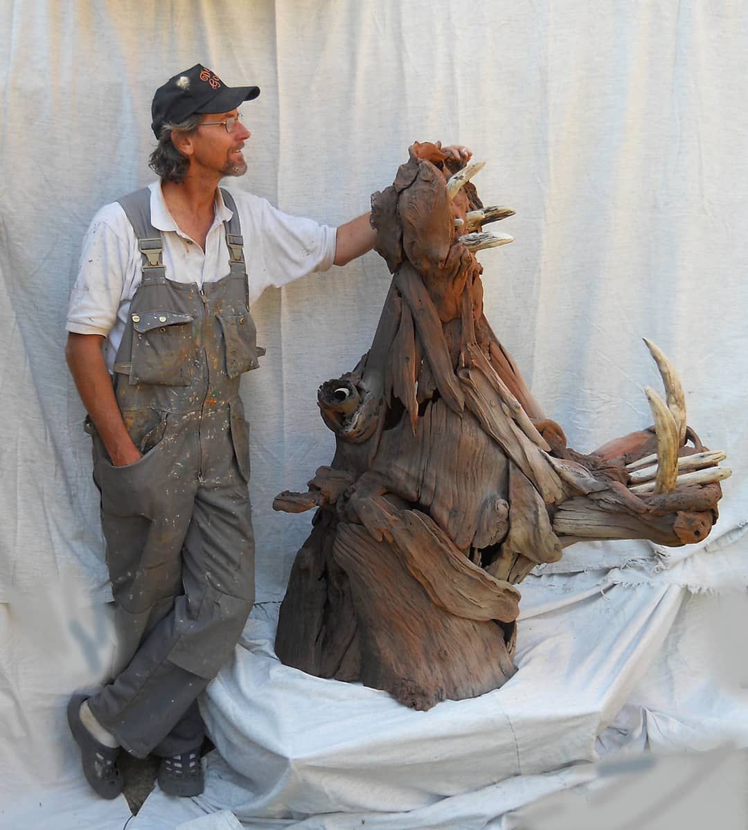 Tony Fredriksson Driftwood Sculptures/Facebook