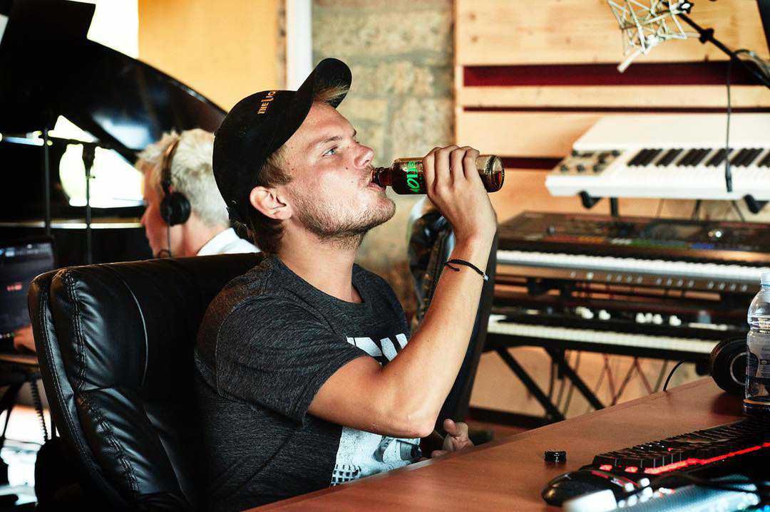Dj Avicii był uzależniony od alkoholu – tak twierdzi jego znajomy